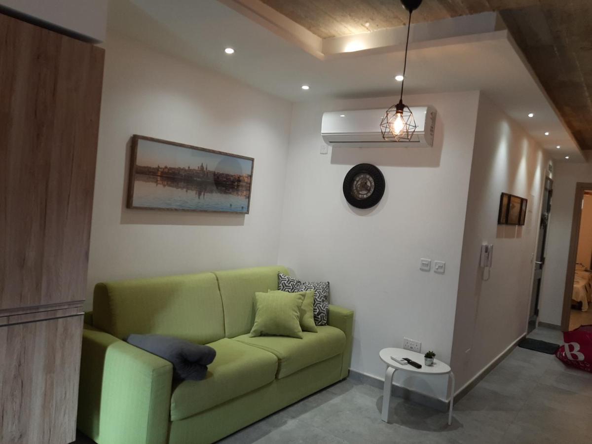 Qliving Central New Apartments Gzira Sliema Promenade Luaran gambar