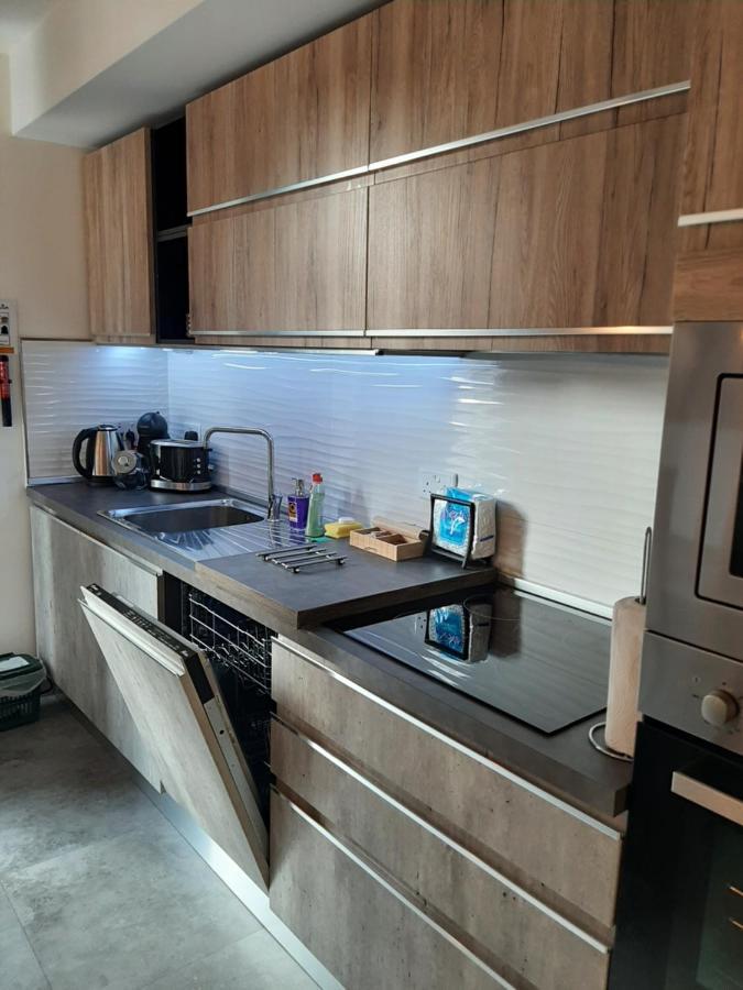Qliving Central New Apartments Gzira Sliema Promenade Luaran gambar
